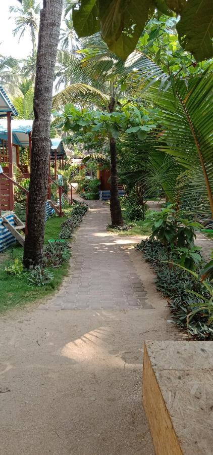 Отель Dreams Of Palolem Beach Huts Goa Канкон Экстерьер фото