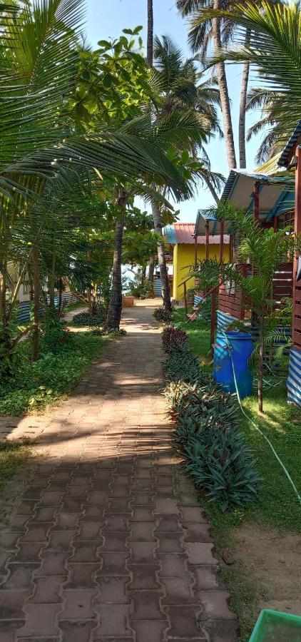 Отель Dreams Of Palolem Beach Huts Goa Канкон Экстерьер фото